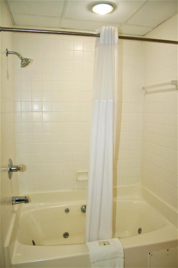 Quality Inn & Suites Kearneysville - Martinsburg Экстерьер фото