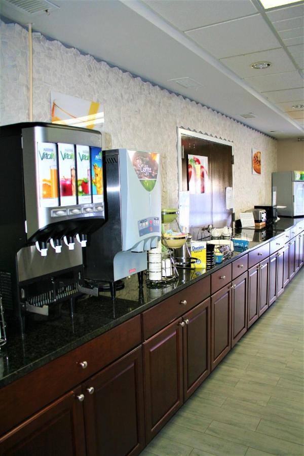 Quality Inn & Suites Kearneysville - Martinsburg Экстерьер фото