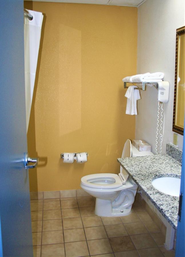 Quality Inn & Suites Kearneysville - Martinsburg Экстерьер фото