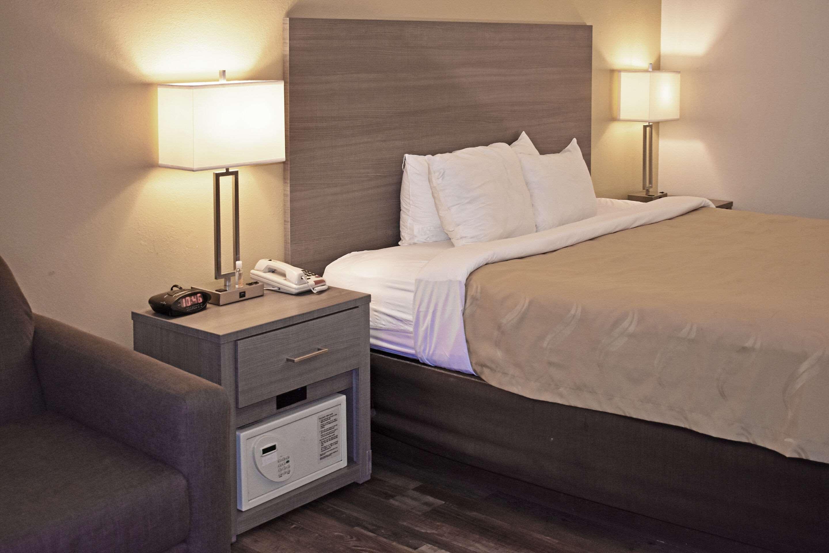 Quality Inn & Suites Kearneysville - Martinsburg Экстерьер фото